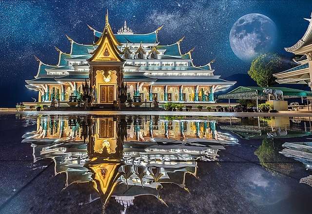 Templo na Tailândia. puzzle online