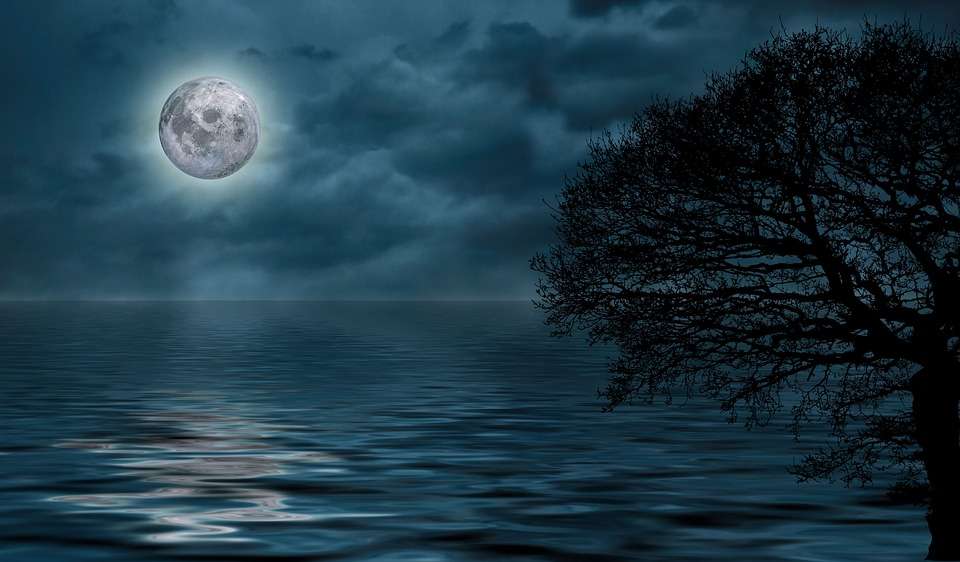 Море през нощта онлайн пъзел