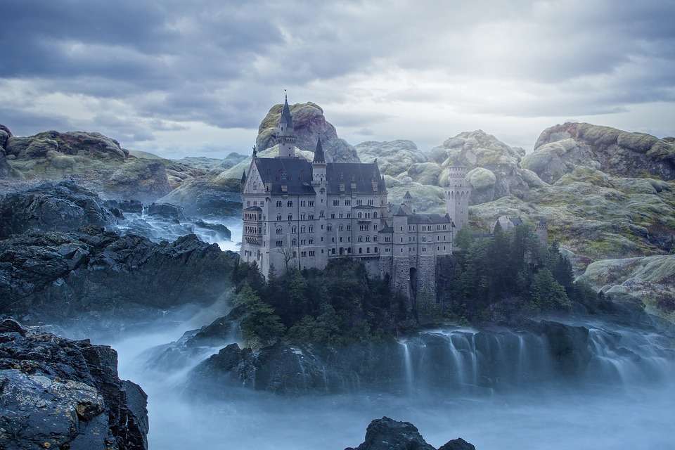Castelo nas montanhas quebra-cabeças online