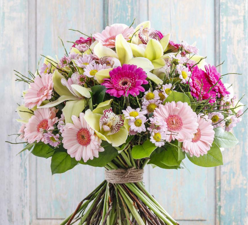 Pěkná kytice květin skládačky online