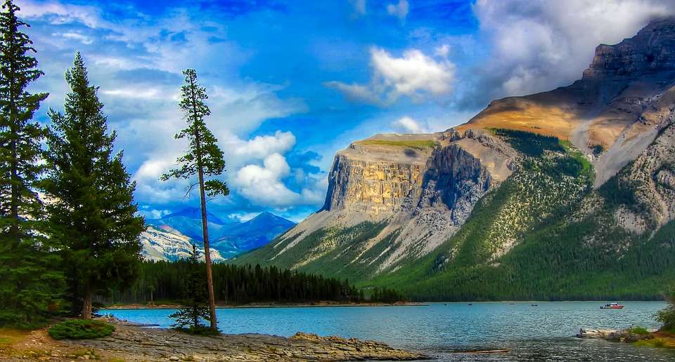 Interesting is the moraine lake jigsaw puzzle online