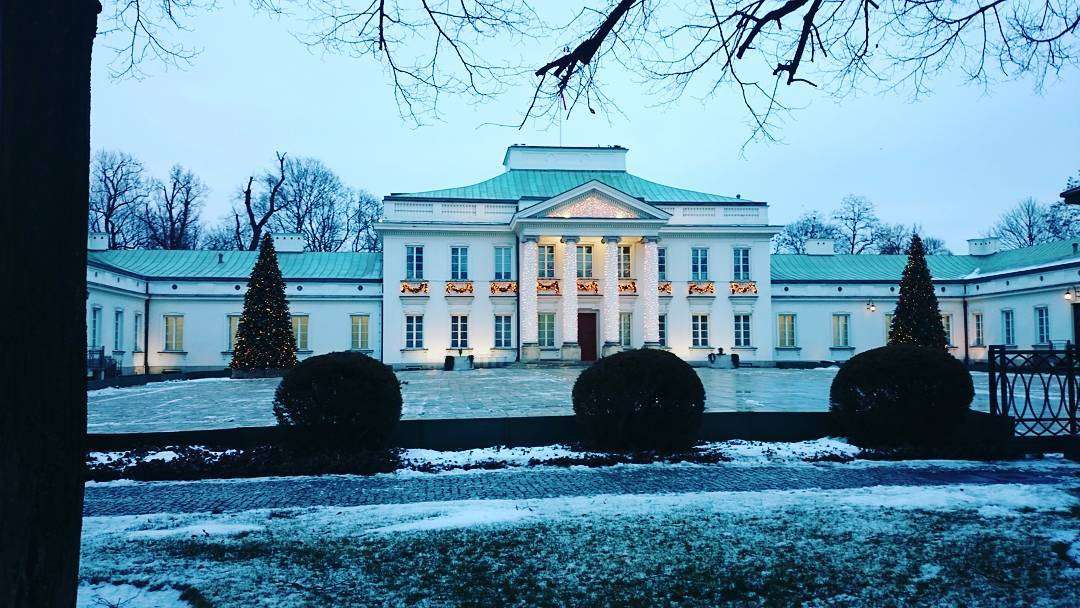 Дворец Бельведер в Варшаве зимой онлайн-пазл
