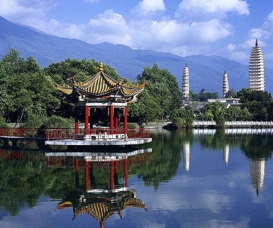 Kinesiskt landskap. pussel på nätet