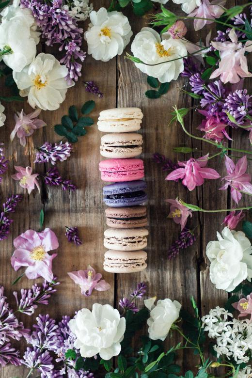 Macaroons - cakes online puzzle