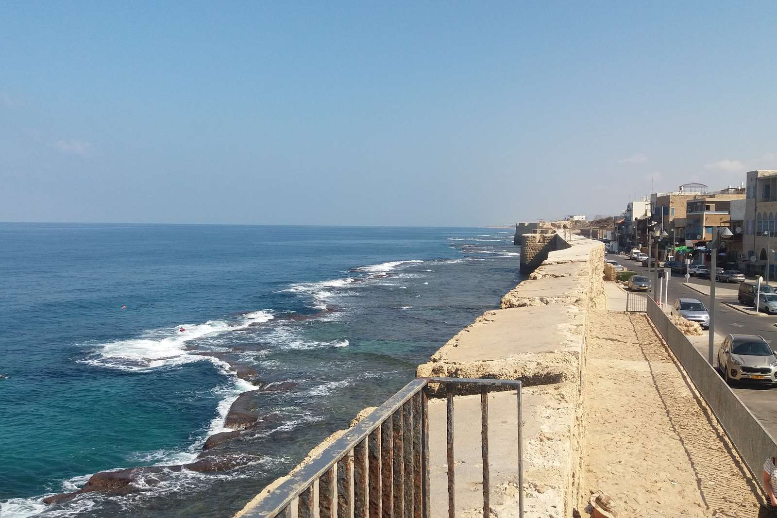 O plimbare de-a lungul țărmului Mediteranei. puzzle online