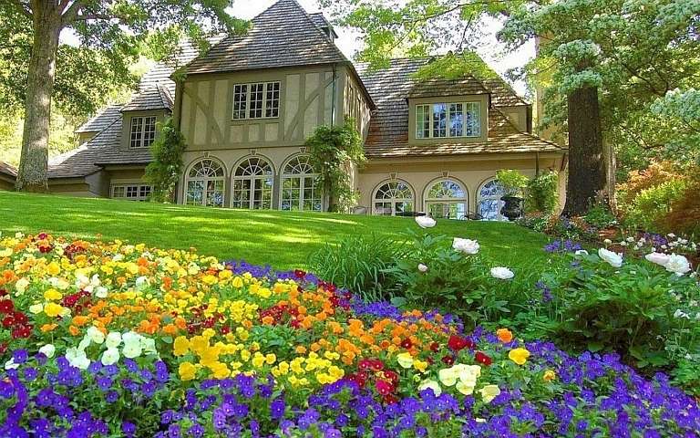 casă elegantă cu grădină puzzle online