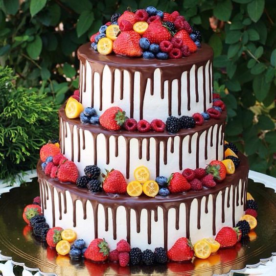 Cream cake with fruits jigsaw puzzle online