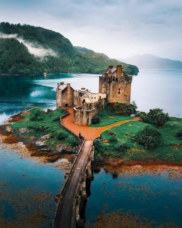 Замок Эйлен в Шотландии онлайн-пазл
