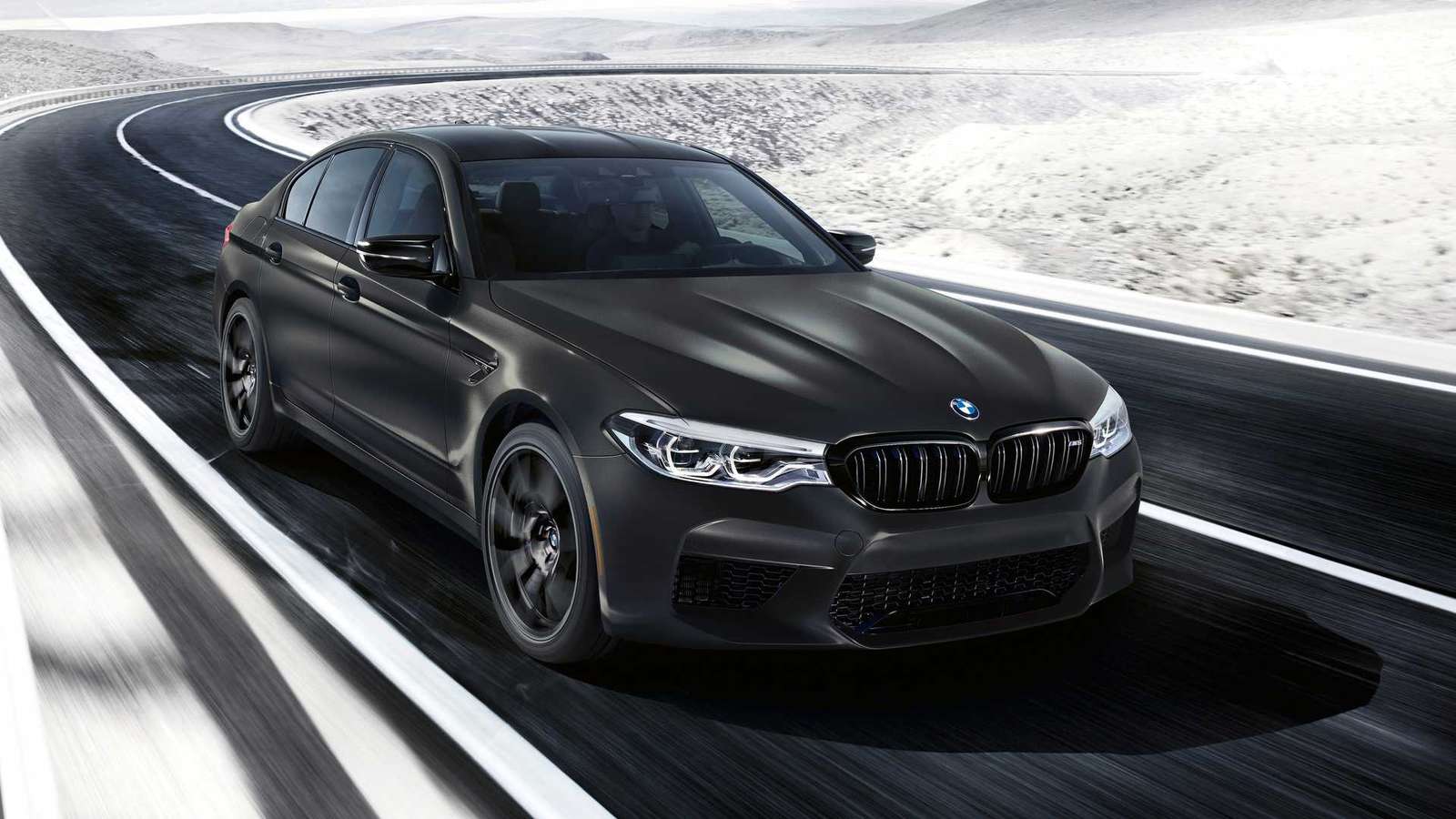 Μαύρο αυτοκίνητο BMW M5 παζλ online