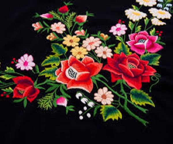 Embroidered flowers. jigsaw puzzle online