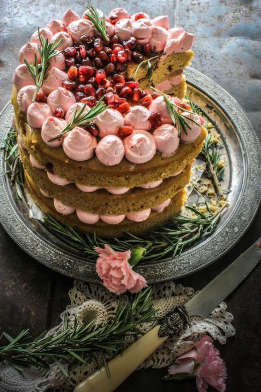 Торта с ягоди онлайн пъзел