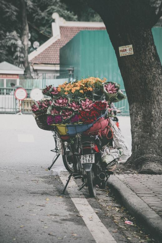 Цветя с мотоциклети онлайн пъзел