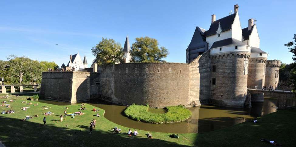 kasteel van Bretonse prinsen in Nantes legpuzzel online