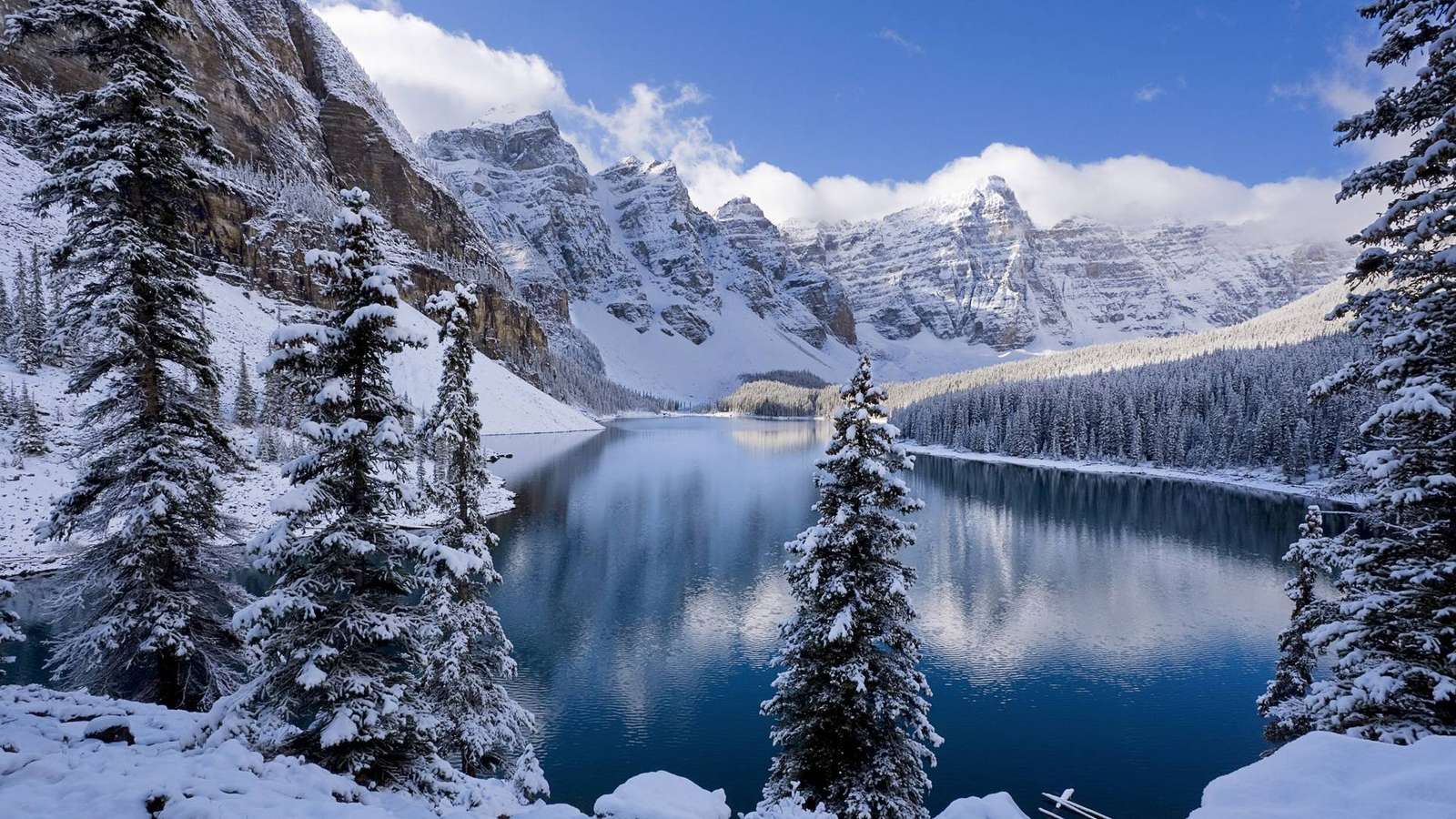 Красивый зимний пейзаж пазл онлайн