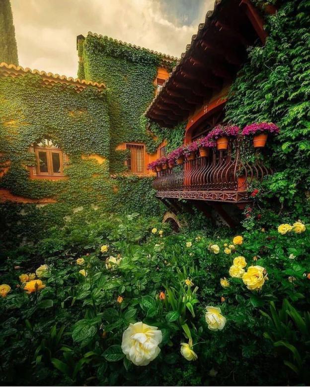 Grönt hus i Spanien pussel på nätet