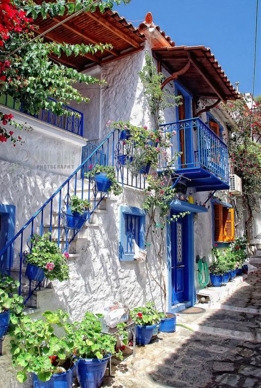 rua nos arredores de uma cidade grega puzzle online