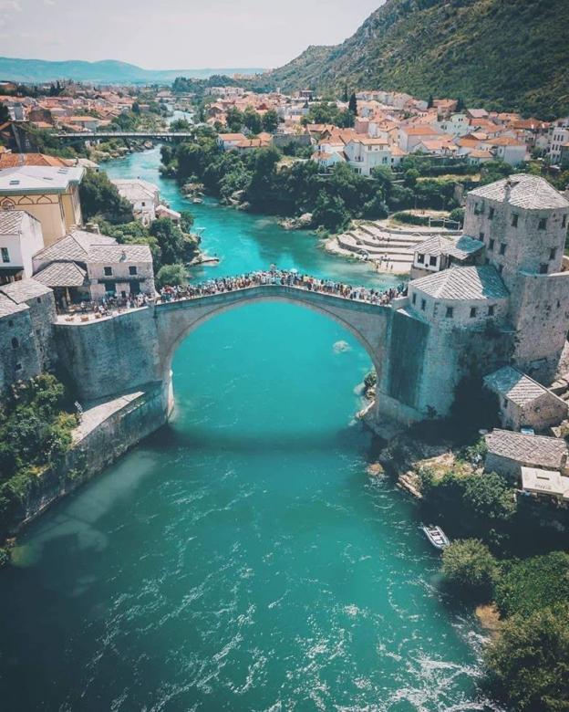 Oude brug in Mostar, Bosnië en Herzegovina online puzzel