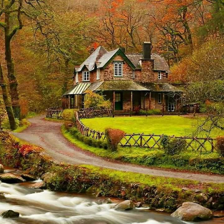 House of Watersmeet, Lynmouth, Devon, England Pussel online