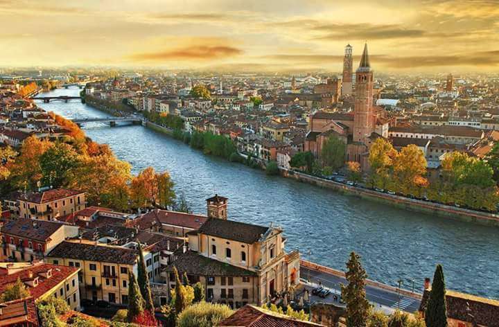 Όμορφη θέα της ιταλικής Βερόνας παζλ online