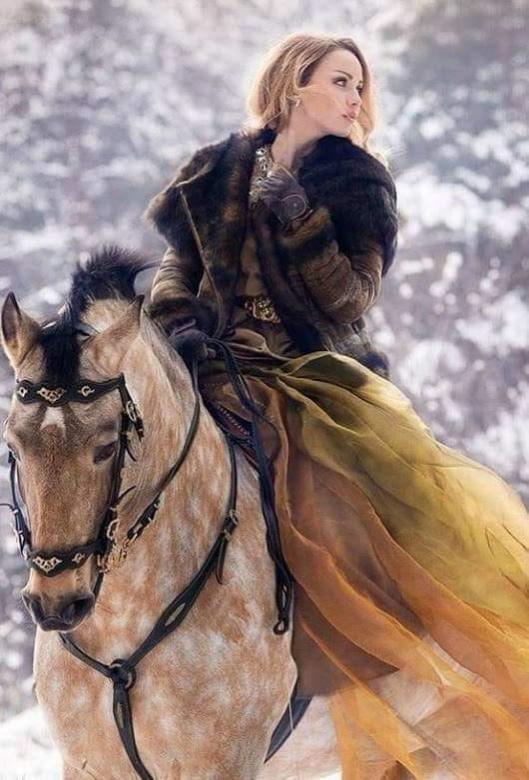 lady on horse jigsaw puzzle online