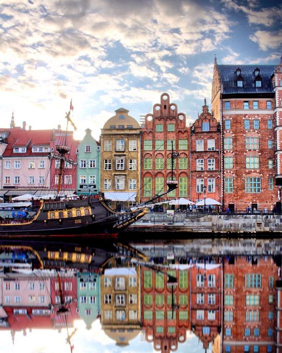 Den färgglada staden Gdańsk pussel på nätet