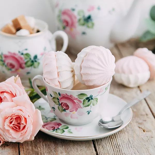 Taza de galletas con rosas rompecabezas en línea