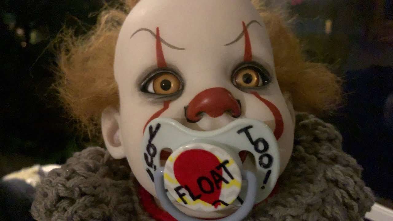 Baby pennywise with pacifier jigsaw puzzle online