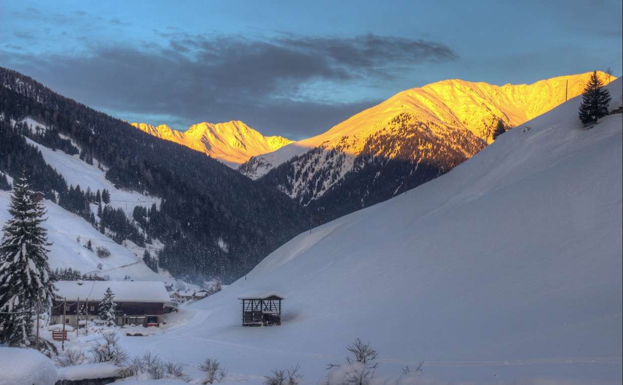 Alpen en východ slunce legpuzzel online