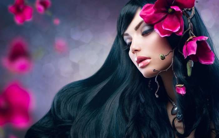 красивая дама в цветах пазл онлайн
