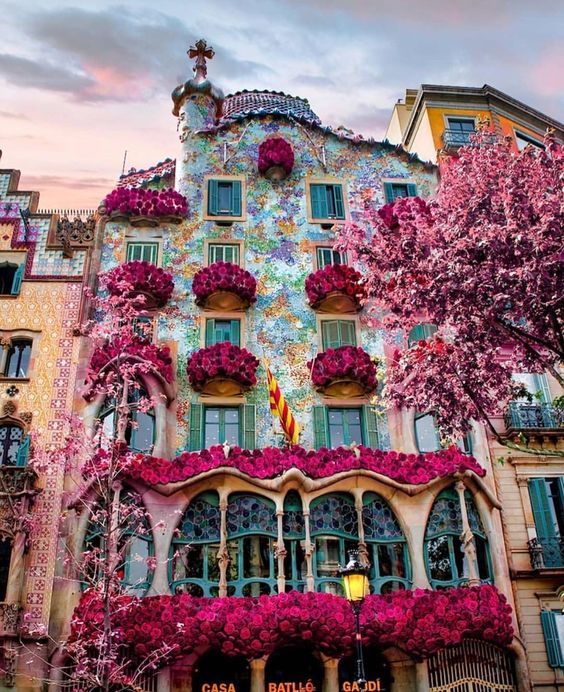Kleurrijke gebouwen, Spanje legpuzzel online