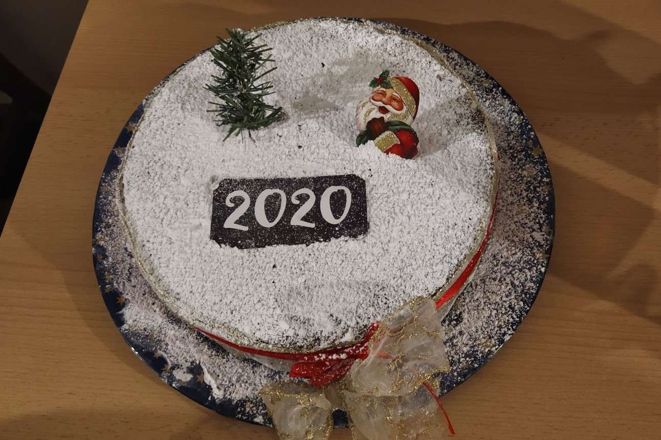 Новогодний торт пазл онлайн