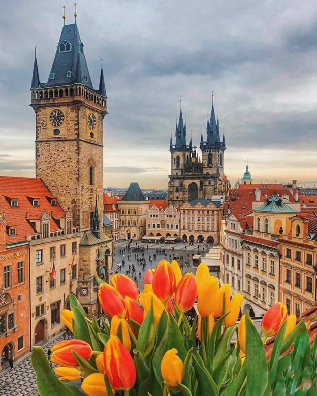 Colorido retrato de Praga, República Checa rompecabezas en línea