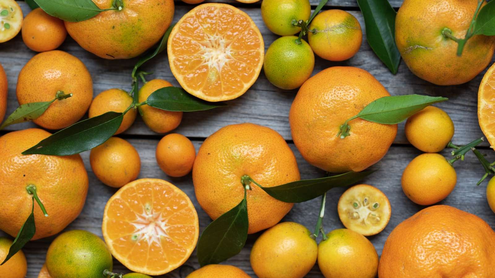 Оранжево виене на свят онлайн пъзел