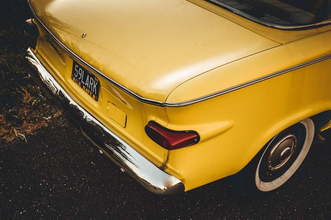 Желтый 1959 Studebaker Lark онлайн-пазл
