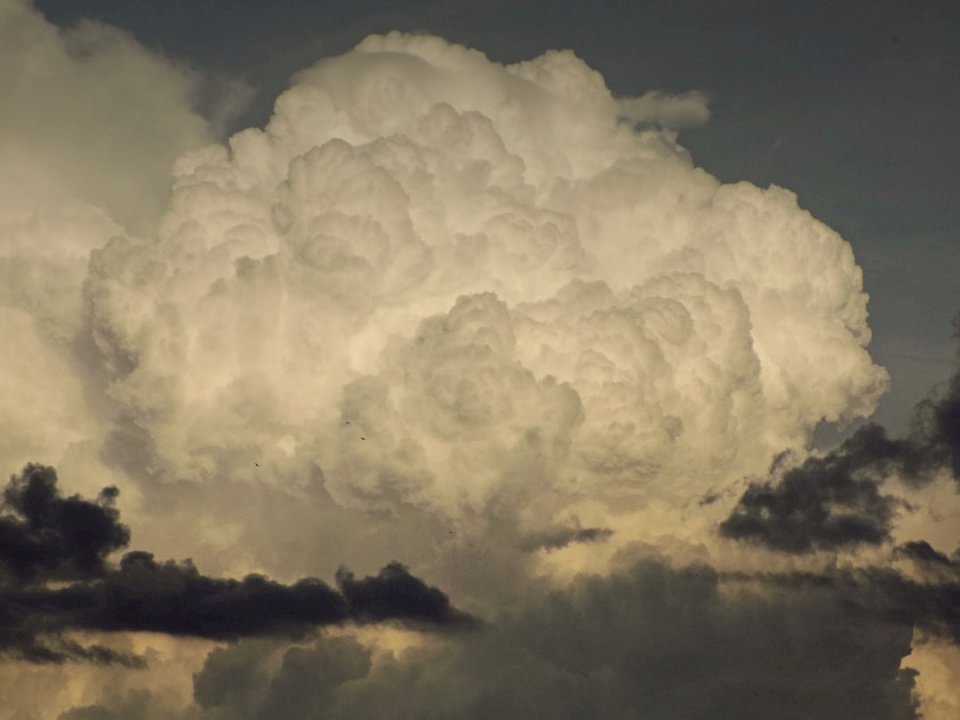 Облака, небо онлайн-пазл
