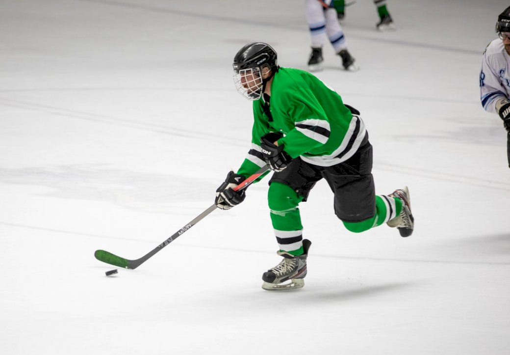 Hockeyspeler in beweging. legpuzzel online