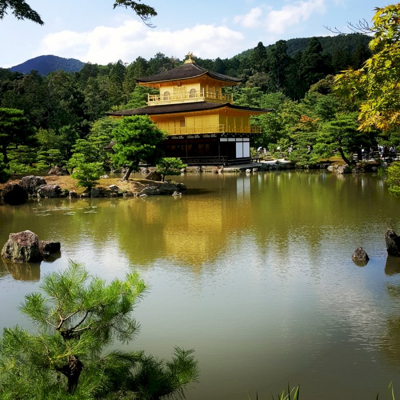 Ένας εντυπωσιακός χρυσός ναός παζλ online