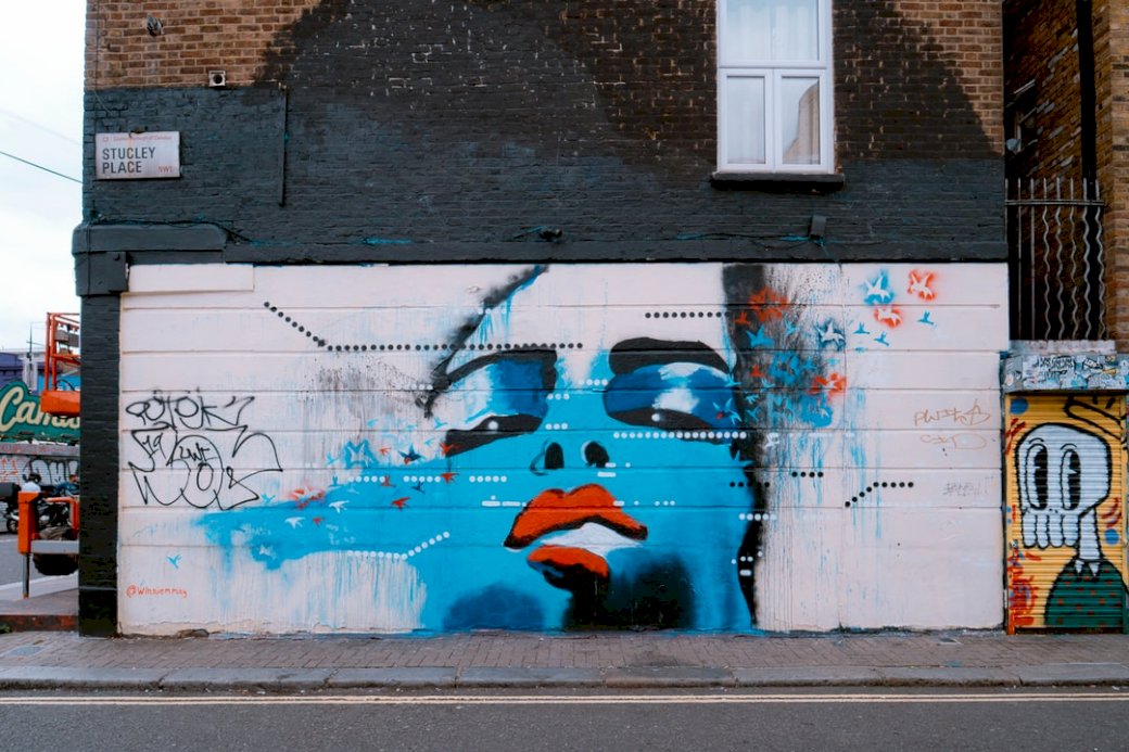 En väggmålning i Camden Town Pussel online
