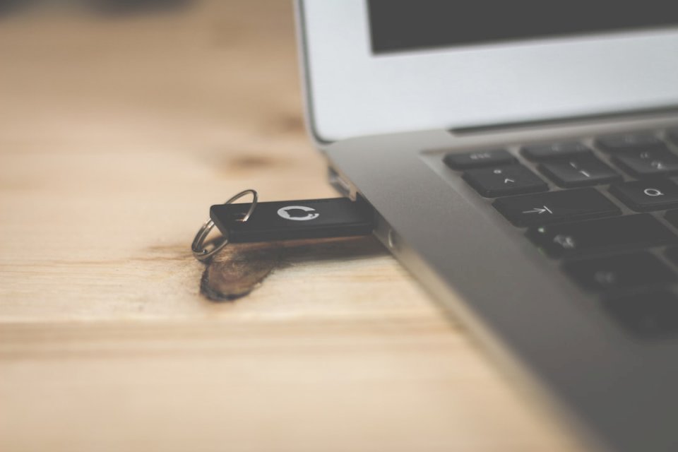 Notebook s USB klíčenky skládačky online