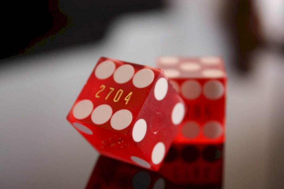 Dés rouges de casino puzzle en ligne