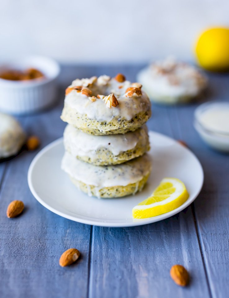 Citron Poppyseed Donuts Pussel online