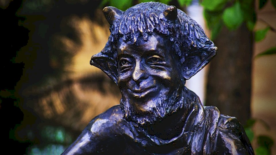 A sculpture of Mr. Tumnus from online puzzle