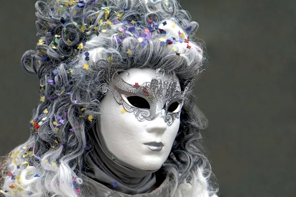 Карнавална маска онлайн пъзел