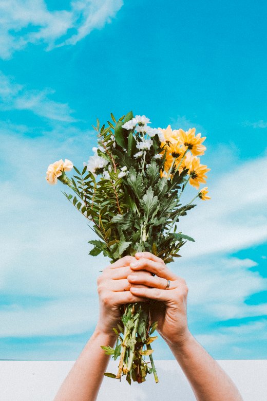 Радост, цветя и слънце онлайн пъзел