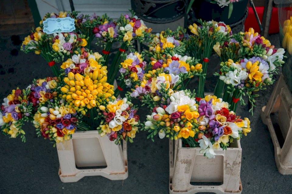 Αγορά φρέσκων λουλουδιών παζλ online