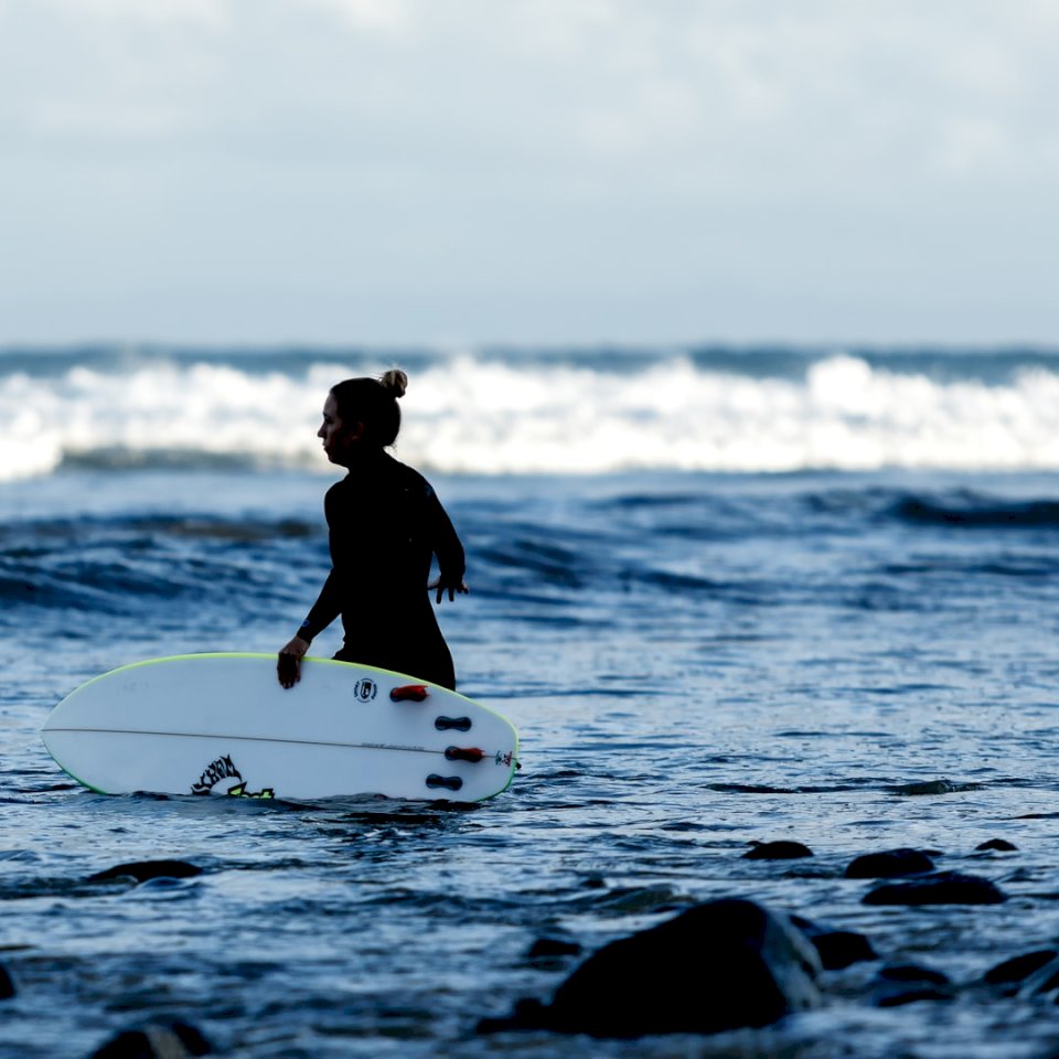 Malibu surfer at sea jigsaw puzzle online