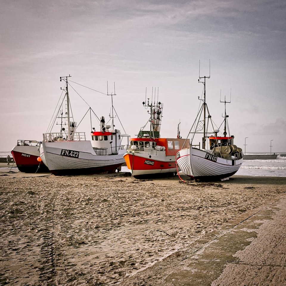 Αλιευτικά σκάφη στο Løkken με online παζλ