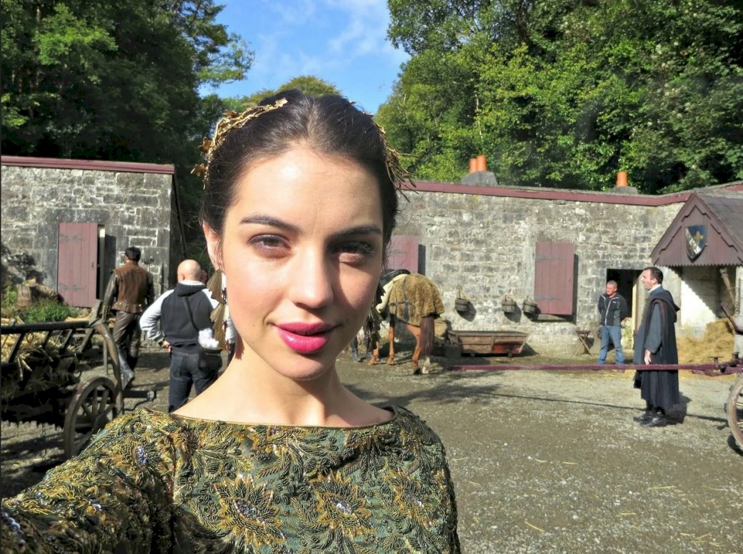 Adelaide Kane - Reign online puzzle