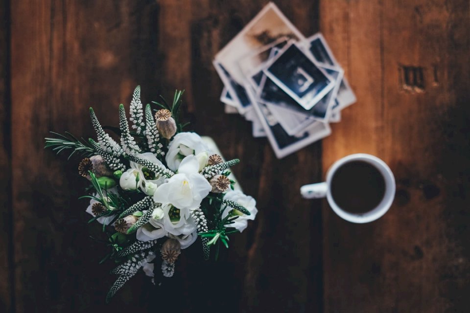 Kávé, virágok és fotók kirakós online