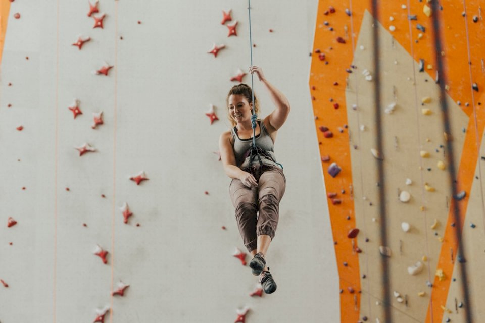 Woman at climbing gym online puzzle